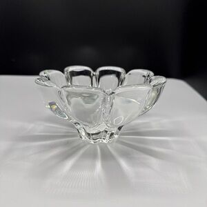 Mikasa Crystal Zinnia Round Bowl 6" Wide 3 1/8” Height Clear Glass Dish Petals